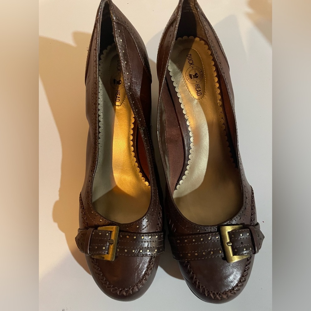 Duck Head Brown Leather Heels with Gold Buckle NOS 11M